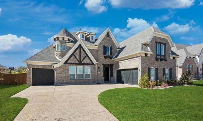 Tarrant County House | Luxurious and Spacious 5-bedroom house in fantastic Grand Prairie. King beds!