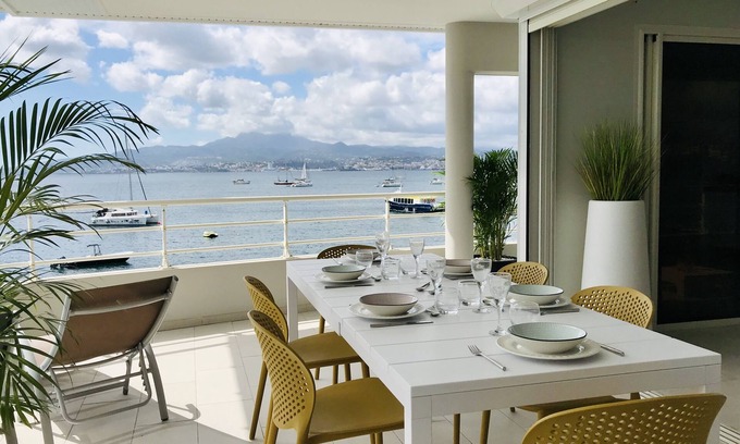 Trois-Ilets Apartment | Luxurious apartment T4, feet in water, 6 people = TOP HOLIDAYS