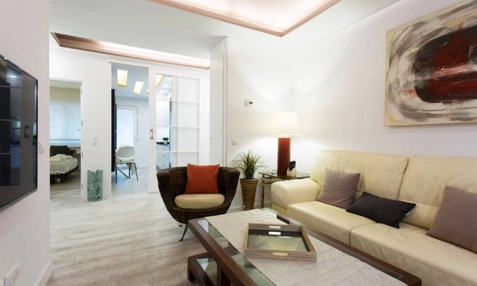 Almenara Apartment | Luxurious apartment near Plaza Castilla, garage space.