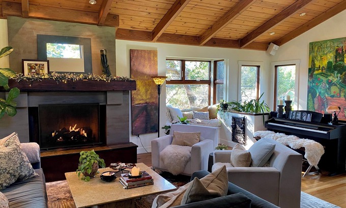 Mill Valley House | Luxurious, Art-filled Home in a Lush Oasis