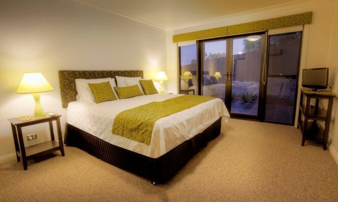 Ballandean House | Luxurious Ballandean Guest House. 20 wineries within 10 min. ballandean.net.au