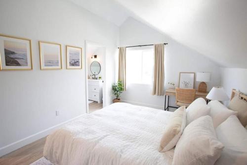Loma Portal House | Luxurious, Beautiful, Modern, King Bed