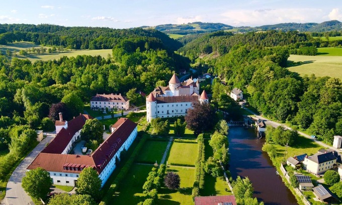 Schwertberg Other | Luxurious Castle with park, pool and tennis court, trip to Vienna and Salzburg