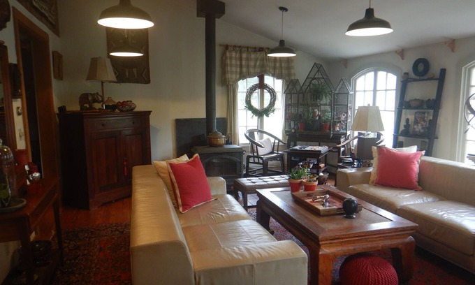 Old Lyme House | Luxurious country get away at Flat Rock Farm with alpaca as your neighbors