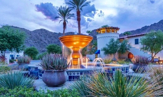 La Quinta Apartment | Luxurious ground floor studio with a lovely private patio,