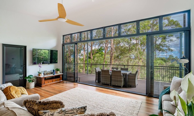 Hunchy Cottage | Luxurious Hinterland Writer’s Cottage