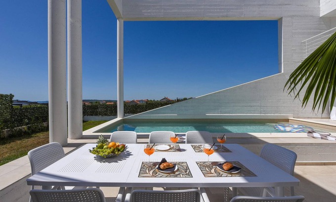 Debeljak House | Luxurious home in Debeljak