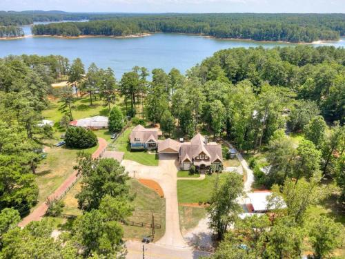 Appling Villa | Luxurious Lake Front Estate, Sleeps 20, Game Room and Pet Friendly