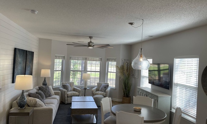 Red Hill Condo | Luxurious Legends Golf Course Condo