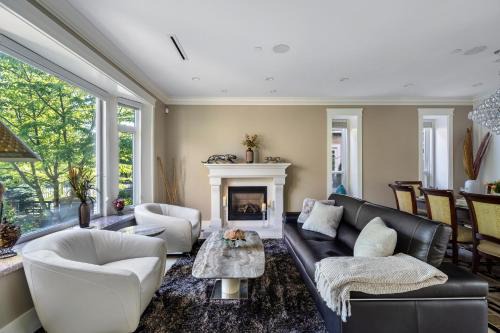 Arbutus Ridge House | Luxurious Multi-Family Home in Vancouver West, 10 Mins Downtown