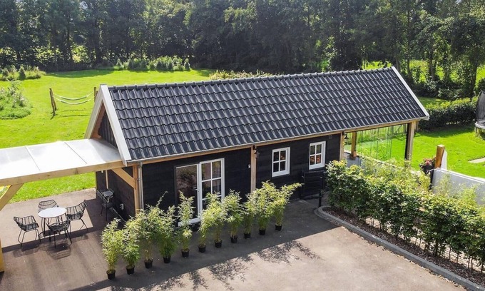 Triemen House | Luxurious nature stay in Friesland with jacuzzi
