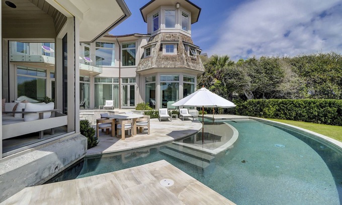 Beach Lagoon House | Luxurious Oceanfront Multi-level - 5 Bed/5.5 Bath Home in Sea Pines with pool