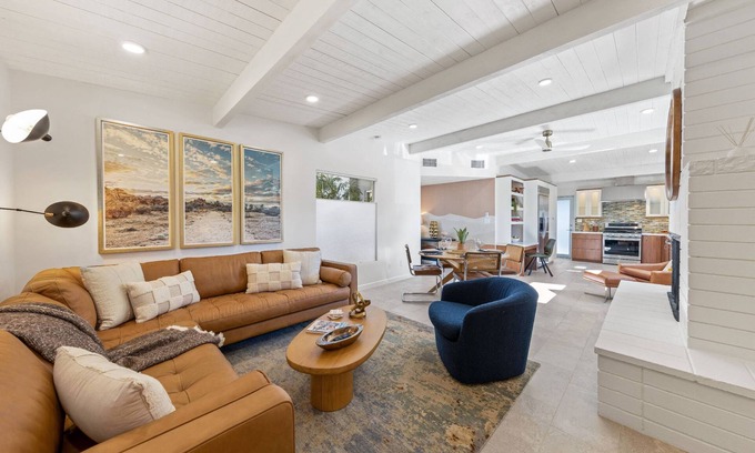 Historic Tennis Club Condo | Luxurious Tennis Club Bungalow 1 with Mountain Views and Walks to Downtown Palm Springs!