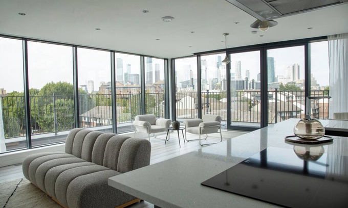 Island Gardens Apartment | Luxurious Two Bedroom Penthouse with Canary Wharf Views