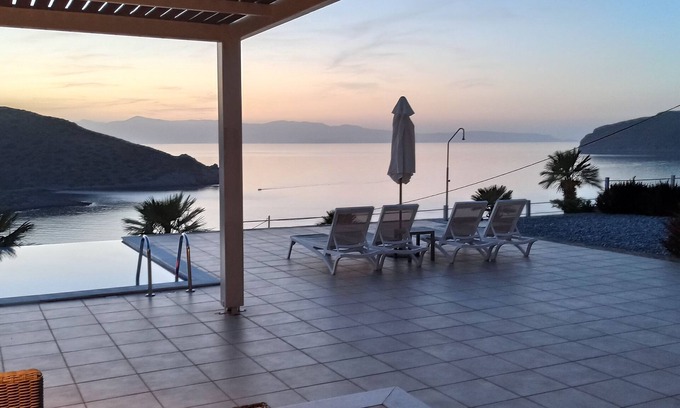 Pefki Villa | Luxurious Villa Tholos Crete