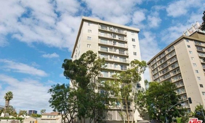 Westwood Condo | Luxurious Wilshire Corridor Condo Near UCLA, Century City, & Beverly Hills