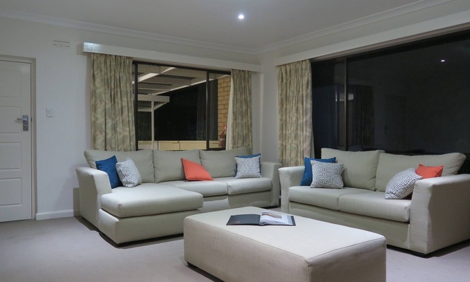 Sea Lake House | Luxuriously Appointed, Spacious and Private. Just 5 Minutes From Lake Tyrrell
