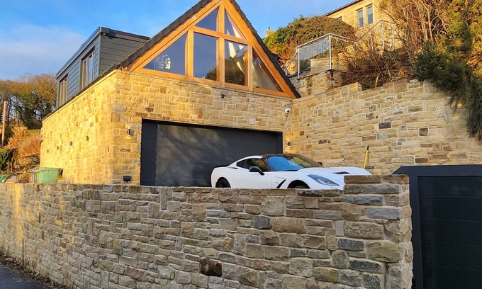 Fenay Bridge House | Luxury 1 Bed Coach House