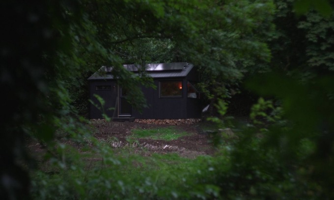 County Westmeath Cabin | Luxury 1 bed Cabin & Outdoor Bath - 60 mins from Dublin - Go Analogue in Nature