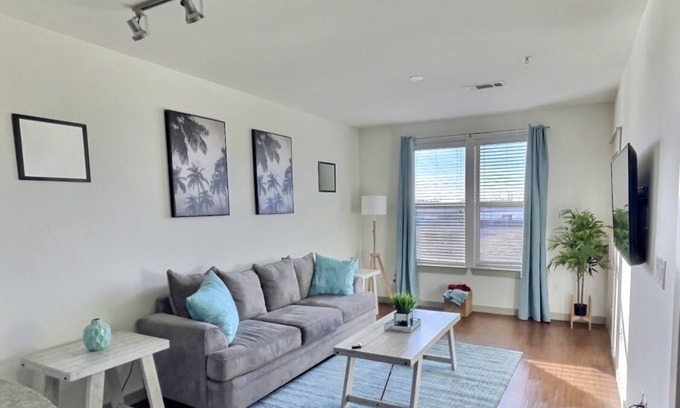 Frisco Apartment | Luxury 1 bedroom Apartment with pool