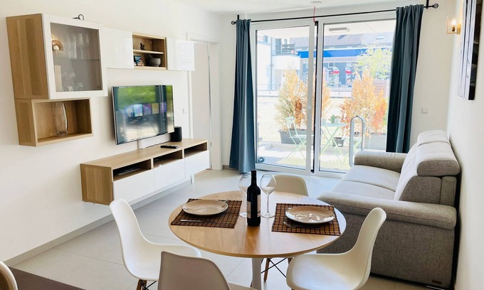 Cessange Apartment | Luxury 1 bedroom flat w.Terrace&Parking