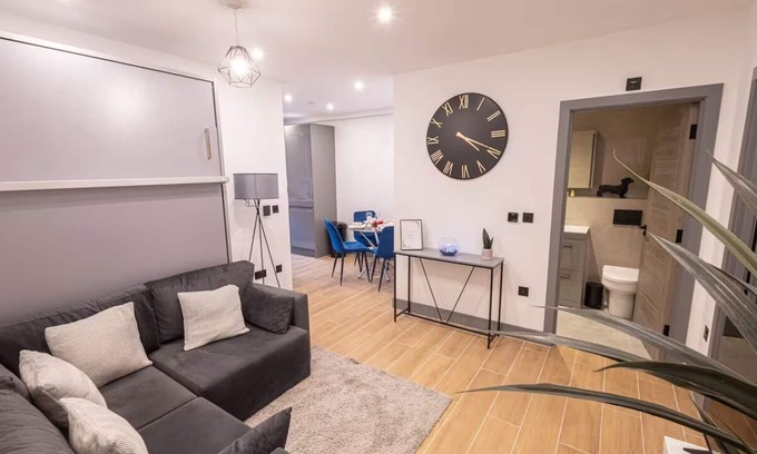 North Finchley Apartment | Luxury 2 Bedroom 2 Bathroom Apartment | 30 Mins Central London
