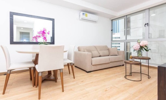 Marbella Apartment | Luxury 2 bedroom apt free parking