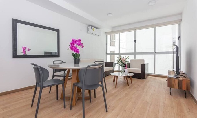 Marbella Condo | Luxury 2 bedroom apt free parking