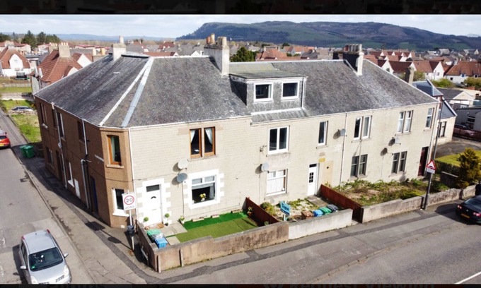 Kelty Apartment | Luxury 2 Bedroom Entire Flat - Self Check in & Check out