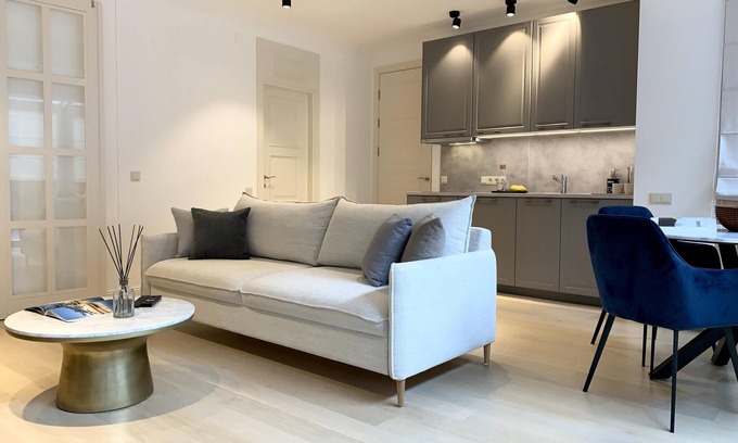 Old Town Apartment | Luxury 2 Bedrooms Apartment in Town hall sq., Old Town