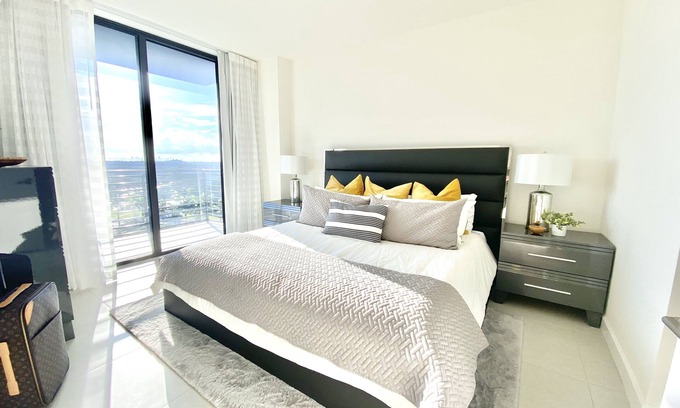Doral Condo | Luxury 2 bedrooms apartment at Doral