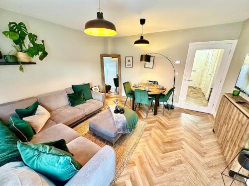 Blaenavon House | Luxury 2 beds, en suite & garden