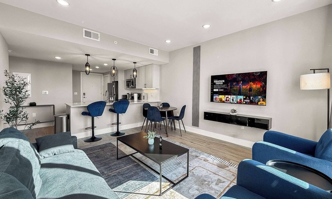 Northern Liberties Apartment | Luxury 2BD | 4 Beds | Northern Liberties