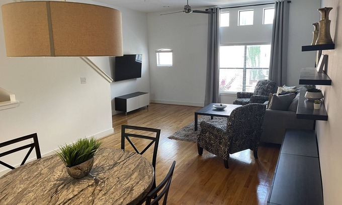 Woodlake - Briar Meadow Condo | Luxury 2bed/jacuzzi tub
