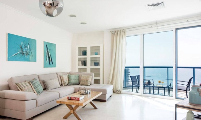 Tel Aviv Promenade Apartment | Luxury 2BR Apt w Balcony 2 min Walk from Beach