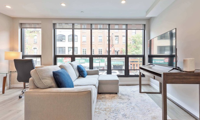 North End Apartment | Luxury 2BR North End Retreat