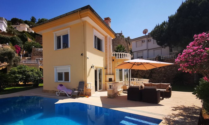 Seki Villa | luxury 3+1 villa situated in Kargicak, Alanya. Perfectly located villa !