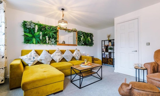Stanley House | Luxury 3-bed house - Rothwell Gardens - 10mins from Leeds city centre