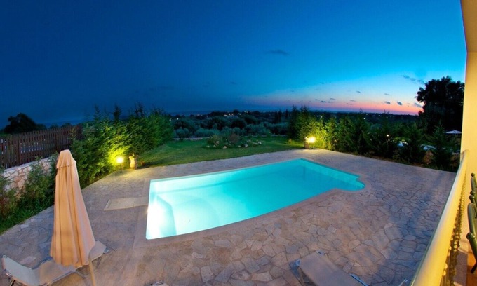 Kaligata Villa | Luxury 3 Bedroom Villa Located In Kaligata, with private pool, near the sea,WIFI