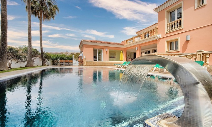 Mijas Villa | #Luxury 4 Bed Villa, Heated Pool, Cinema, Gym, Sauna, Squash Court
