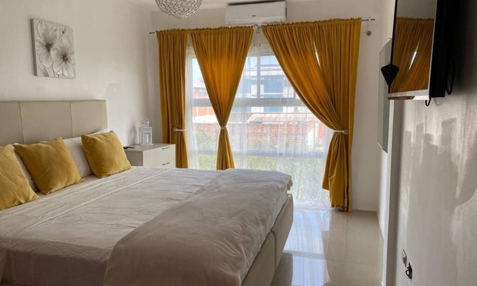 Playas Villa | Luxury 4 bedroom Villa, beach, pool,BBQ, Mall