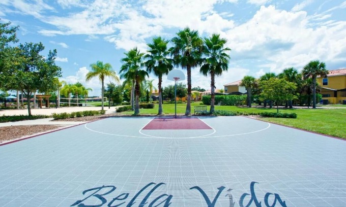 Bellavida House | Luxury 4 bedroom 3 bath pool Home 283