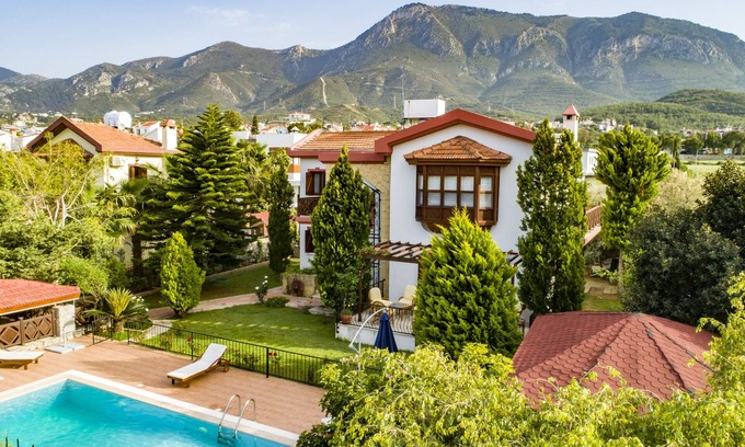 Dogankoy Villa | Luxury 4 bedroom villa in Bellapais, Cyprus, near Kyrenia centre, newly restored