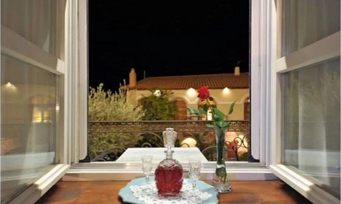 Galaxidi Villa | Luxury 4 bedroom Villa with Jacuzzi