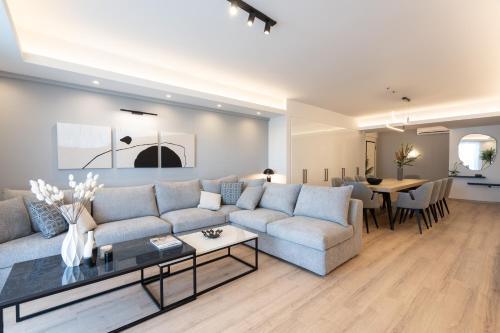 Piraeus Apartment | Luxury 4 Bedrooms Apartment Near Flisvos Marina