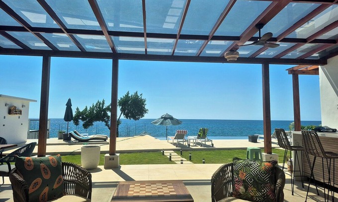 Whitehouse Villa | Luxury 4BR Oceanfront Villa in Whitehouse: Large Pool, Chef, Private Sea Access