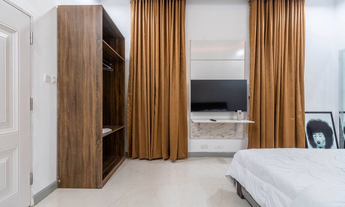 Ofin House | Luxury 5 Bedroom Duplex with indoor swimming pool and Gym