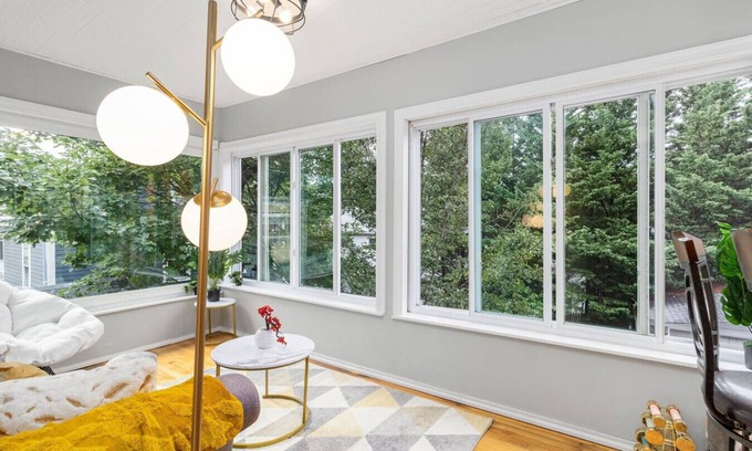Providence House | Luxury 5 Bedroom Near Brown & Downtown Providence