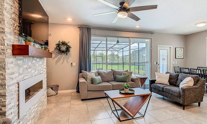 Davenport House | Luxury 5BR Disney Villa w/Pool + Resort Amenities