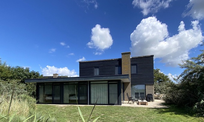 De Cocksdorp Villa | Luxury 8 person 'Golf Villa Texel' near the sea